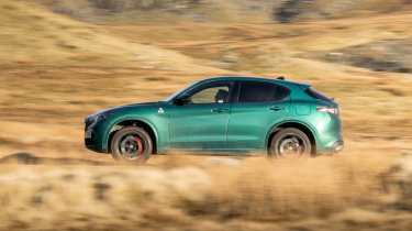Alfa Romeo Stelvio Quadrifoglio – side