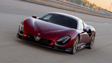 Alfa Romeo 33 Stradale testing 