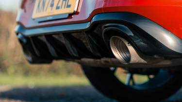 Volkswagen Golf GTI Clubsport v Cupra Leon 300