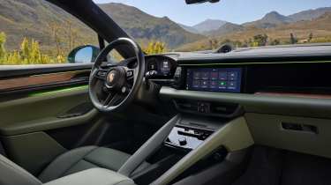 Porsche Macan and Macan 4S – interior