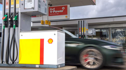 Shell V-Power garage