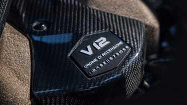 Lamborghini Sian - V12
