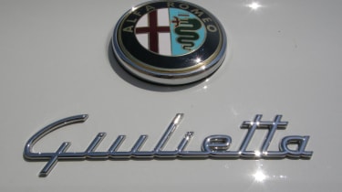 Alfa Giulietta group test badge