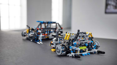 Bugatti Lego header engine
