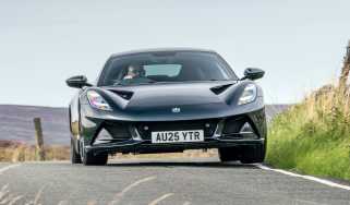 Lotus Emira Turbo SE v Alpine A110 GTS