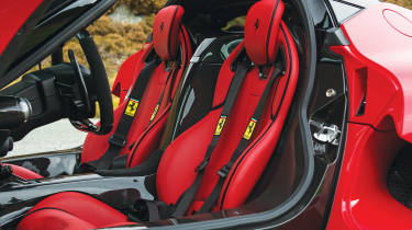 Ferrari Enzo v Ferrari LaFerrari