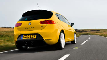 Cupra R rear tracking
