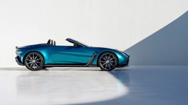Aston Martin V12 Vantage Roadster – side