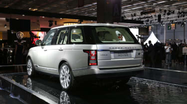 Range Rover launched at the Paris show