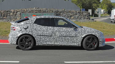Genesis GV60 Magma – side