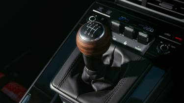 Porsche 911 Carrera T – gear lever