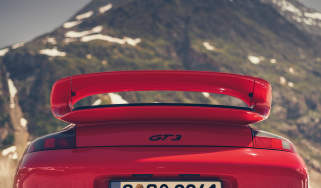 Porsche 911 GT3 (996) – rear wing