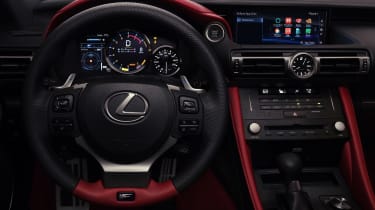 Lexus RC F Track Edition - dash