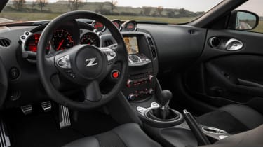 2013 Nissan 370Z interior dashboard