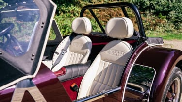 Caterham Super Seven – seats