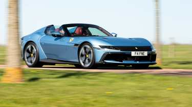Ferrari 12 Cilindri Spider – front
