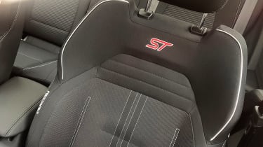 Ford Focus ST spy - seat
