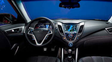 Hyundai Veloster coupe revealed