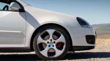 VW Golf GTI Mk5 side