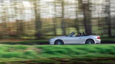 Rocketeer Mazda MX-5 panning 2