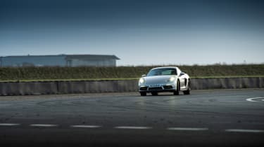 Porsche 718 Cayman – front action