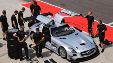 Mercedes-Benz SLS AMG GT3 racing car track video