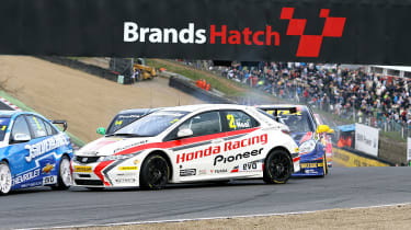 British Touring Car Championship Round 1: Brands Hatch - Matt Neal spins out on the first lap