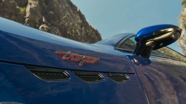 Maserati GranTurismo Trofeo details