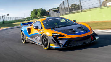 McLaren Artura GT4 – front tracking