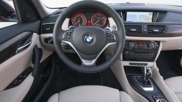 2012 BMW X1 steering wheel dashboard