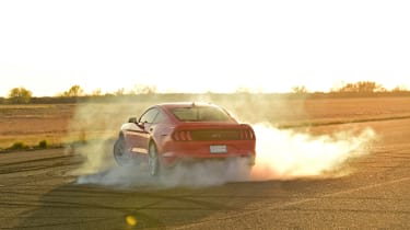 UHP tyre test Conti7 – burnout