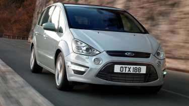 Ford S-MAX front action
