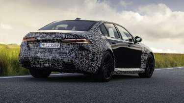 G90 BMW M5 prototype