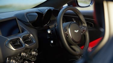 Aston Martin V12 Vantage MH – steering wheel
