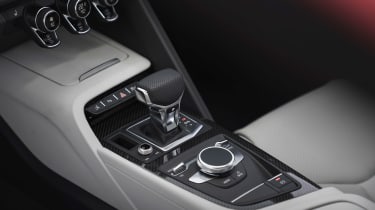 Audi R8 V10 Performance RWD – console