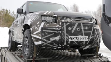 Land Rover Defender SVR