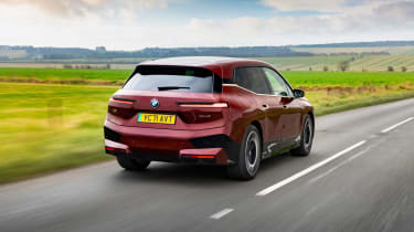 BMW iX review – rear tracking