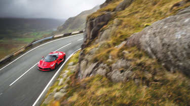 Ferrari Enzo v Ferrari LaFerrari