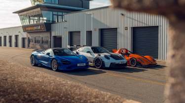 McLaren 750S vs Porsche GT3 RS vs Radical