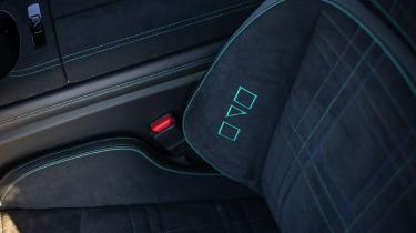 Genesis G90 Wingback