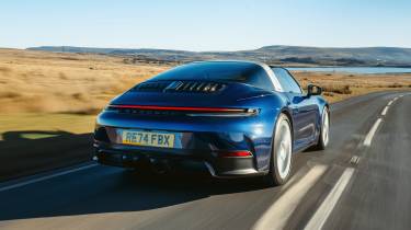 Porsche 911 Targa 4 GTS – rear