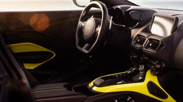 Aston Martin Vantage - black interior