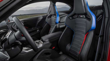 2022 BMW M2 – seats