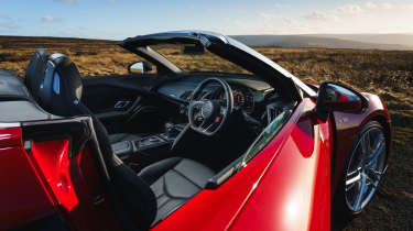 Audi R8 Spyder interior