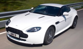 Aston Martin V8 Vantage N420 tracking