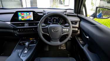 Lexus UX 300h – interior