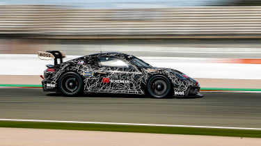 Porsche 718 GT4 e Performance
