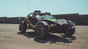 Ariel Atom 4R v Ariel Nomad 2 