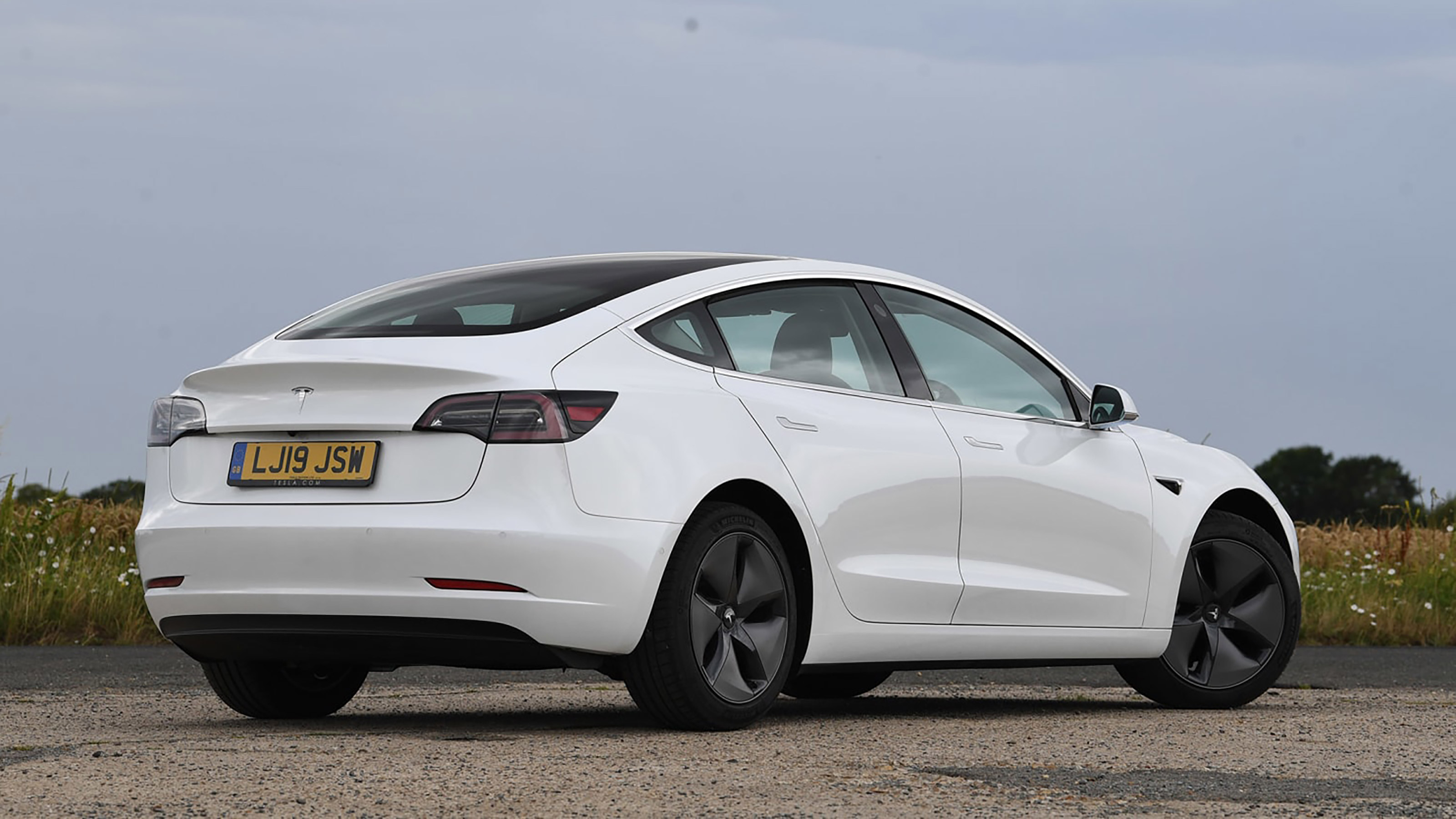 reservoir spier keuken Tesla Model 3 review – engine, transmission and technical details 2023 | evo