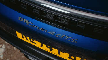 Porsche 911 Targa 4 GTS – badge